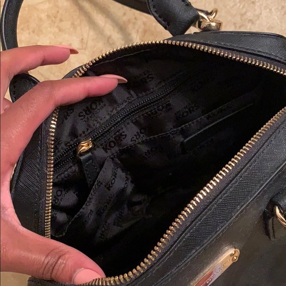 Michael Kors Black Satchel Crossbody Bag 🖤 - Picture 3 of 4
